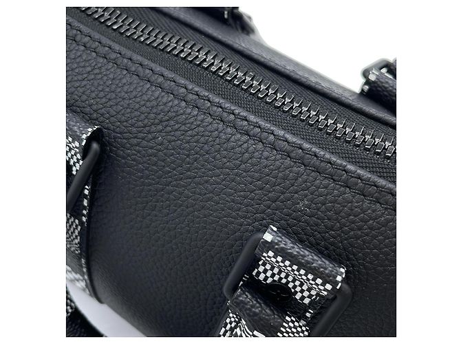 Borsa a tracolla Louis Vuitton Damier Distorted City Keepall XS Nero - vista 4