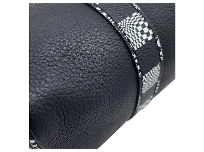 Borsa a tracolla Louis Vuitton Damier Distorted City Keepall XS Nero - vista 5
