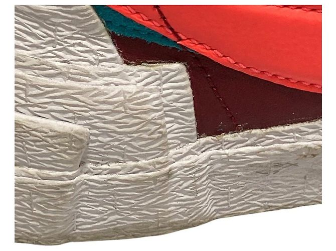 Nike sacai KAWS Blazer Low Sneakers Rosso - vista 12