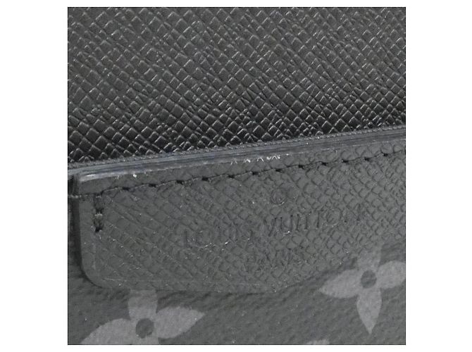 Borsa a tracolla Louis Vuitton Taiga Llama Nero - vista 4