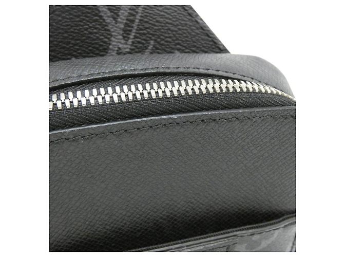 Borsa a tracolla Louis Vuitton Taiga Llama Nero - vista 5