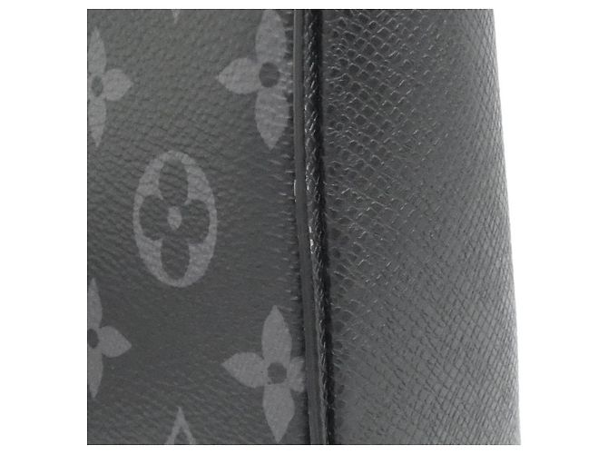 Borsa a tracolla Louis Vuitton Taiga Llama Nero - vista 6