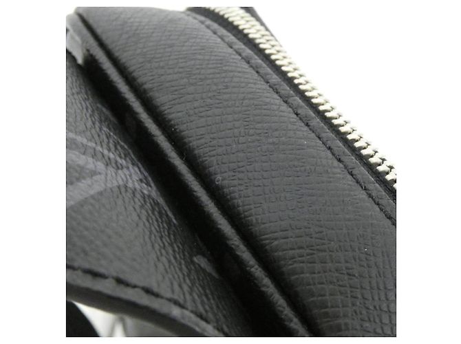 Borsa a tracolla Louis Vuitton Taiga Llama Nero - vista 7