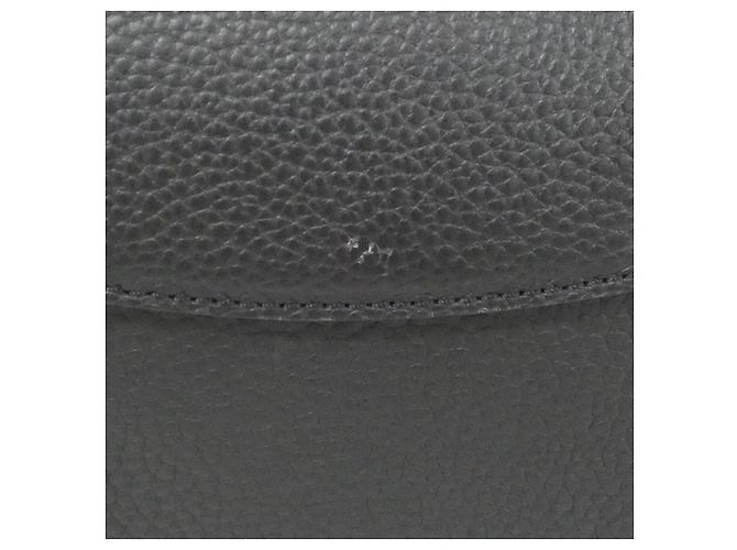 Bolsa Louis Vuitton Capucines MINI Taurillon 2way Preto - vista 5