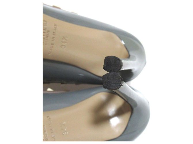 Décolleté Rockstud in vernice Valentino Garavani Marrone - vista 9
