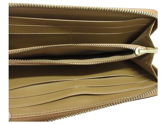 Cartera larga de piel COACH Accordion Zip Wallet Castaño - vista 9