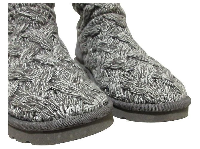 UGG ISLA Knit Short Boots Brown - view 6