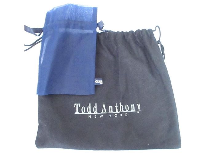 Autre Marque Todd Anthony Party-Handtasche mit Perlenverzierung Weiß Roh - Ansicht 16