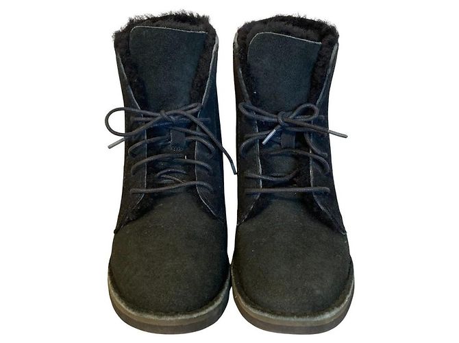 UGG Quincy 2WAY Stiefel aus Lammfell Schwarz - Ansicht 2