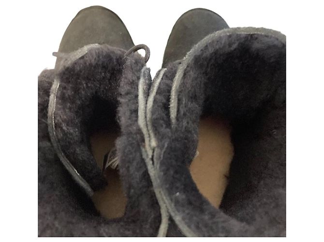UGG Quincy 2WAY Stiefel aus Lammfell Schwarz - Ansicht 6