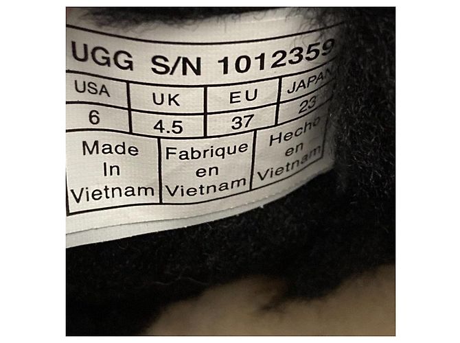 UGG Quincy 2WAY Stiefel aus Lammfell Schwarz - Ansicht 7