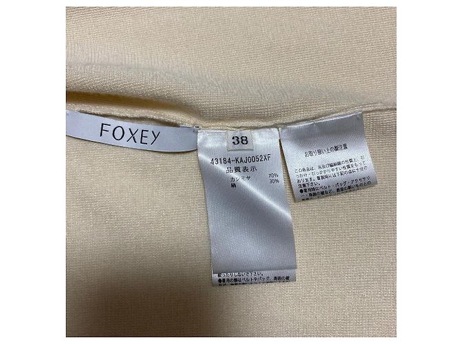 Autre Marque Cardigã com capuz FOXEY Fun em mistura de cashmere e seda Bege Cru - vista 5
