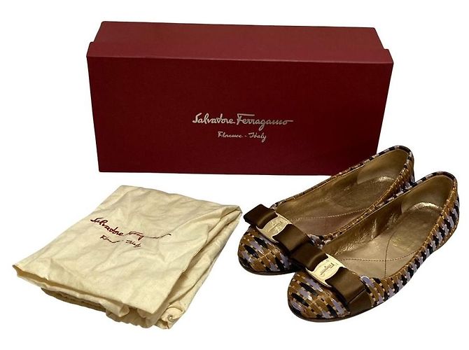 Salvatore Ferragamo Vara Lederpumps Beige - Ansicht 10