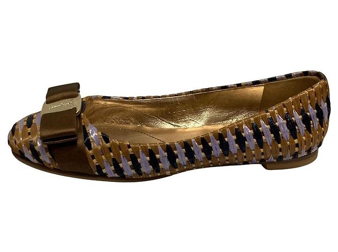 Salvatore Ferragamo Vara Lederpumps Beige - Ansicht 3
