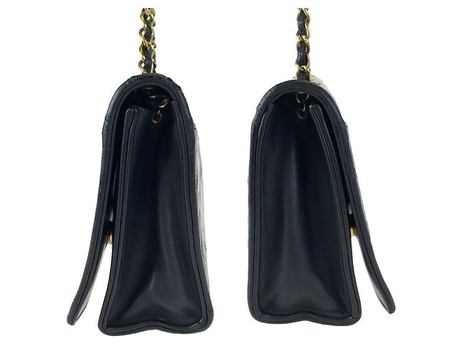 Chanel Matelassé Schultertasche aus Lammleder Schwarz - Ansicht 8