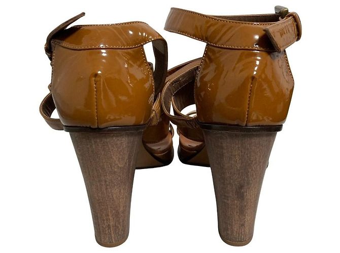 Marni Sandalen aus Lackleder mit Holzabsatz Braun - Ansicht 3