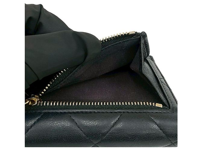 Cartera Chanel 19 de piel de cordero trifold Negro - vista 10
