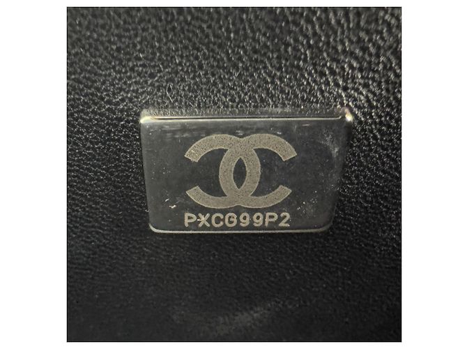Borsa a tracolla Chanel Boy in pelle di vitello martellata nera Nero - vista 13