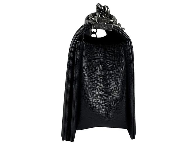 Borsa a tracolla Chanel Boy in pelle di vitello martellata nera Nero - vista 2
