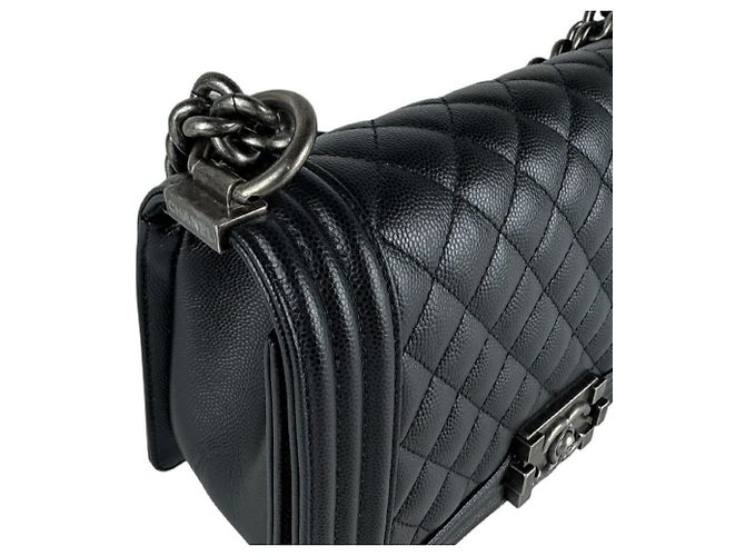 Borsa a tracolla Chanel Boy in pelle di vitello martellata nera Nero - vista 7