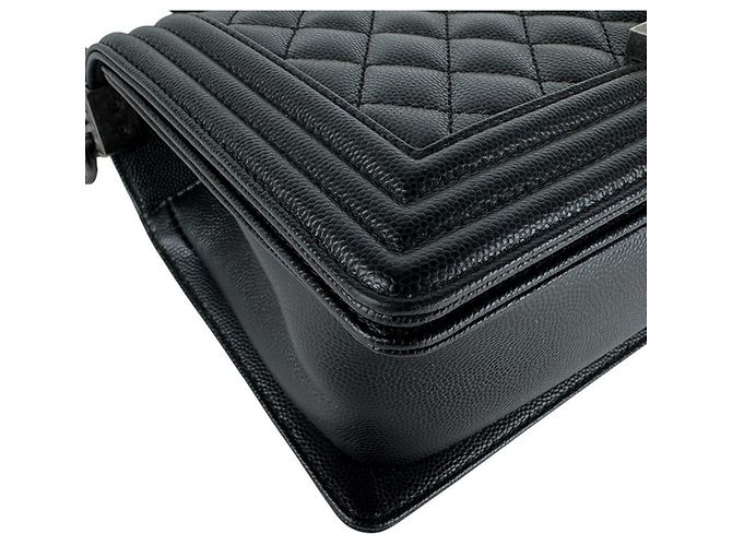 Borsa a tracolla Chanel Boy in pelle di vitello martellata nera Nero - vista 9