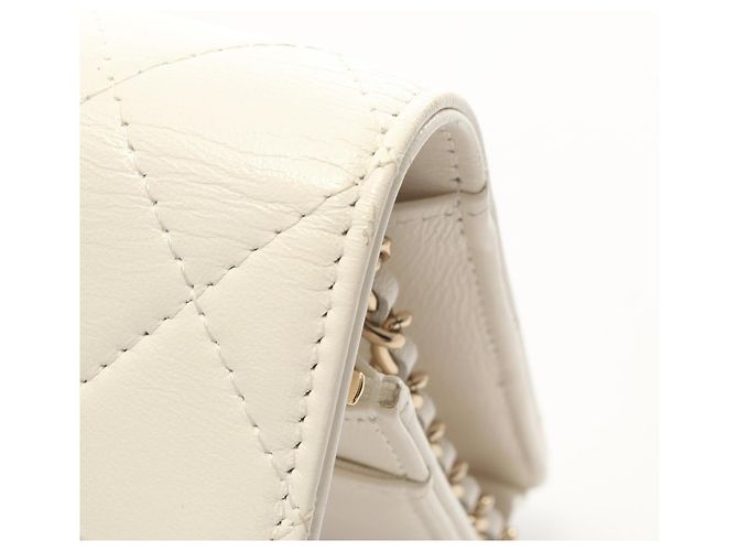 Borsa a tracolla Chanel Matelassé in pelle bianca Bianco - vista 11