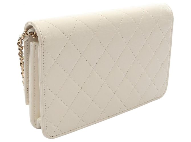 Borsa a tracolla Chanel Matelassé in pelle bianca Bianco - vista 2