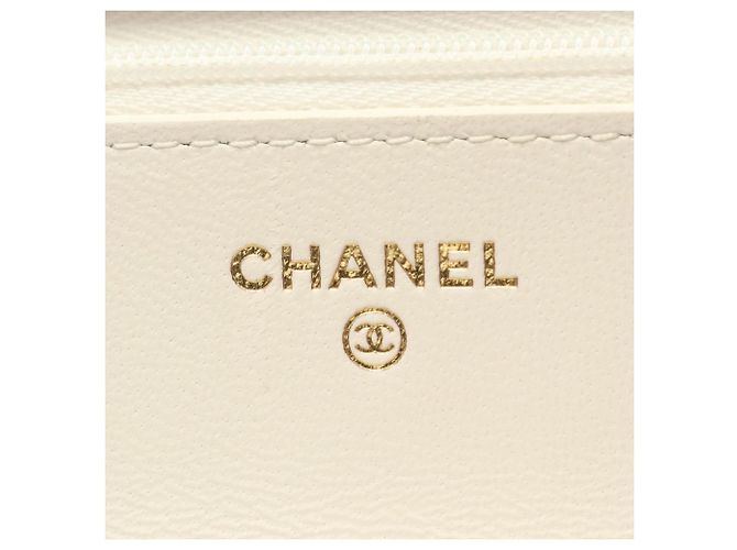 Borsa a tracolla Chanel Matelassé in pelle bianca Bianco - vista 4
