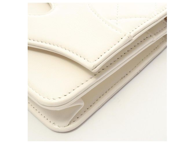Borsa a tracolla Chanel Matelassé in pelle bianca Bianco - vista 9