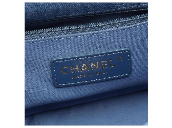 Chanel Matelassé Small Flap Schultertasche aus Denim Blau - Ansicht 4