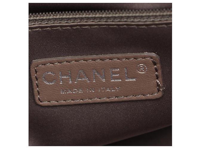 Borsa Tote Chanel Matelassé in pelle nera Nero - vista 4