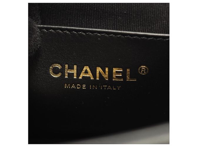 Chanel Matelassé Schultertasche mit Klappe Schwarz - Ansicht 4