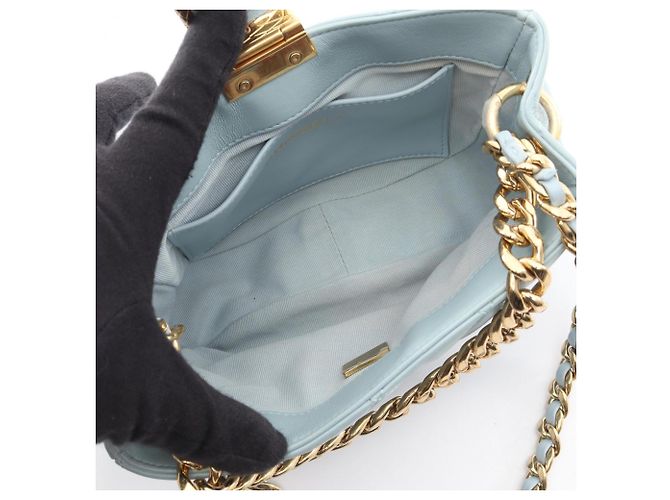 Borsa a tracolla Chanel Matelassé in pelle di agnello Blu - vista 3