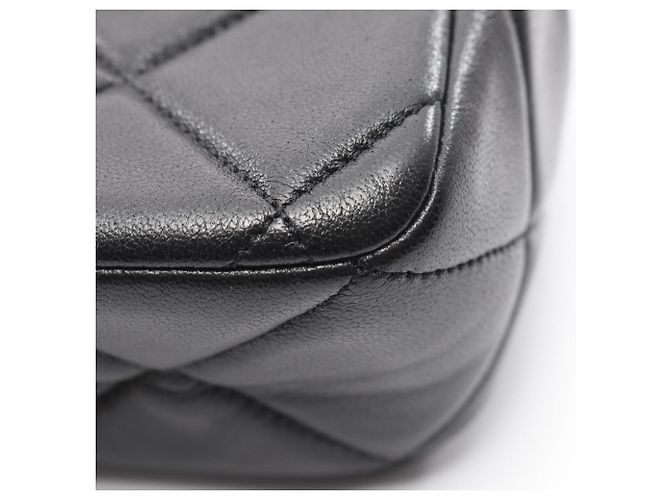 Borsa a tracolla Chanel Matelassé in pelle d'agnello nera Nero - vista 11