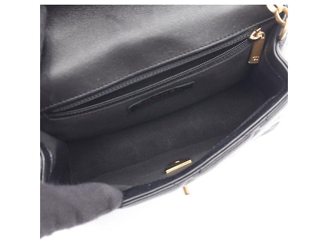 Borsa a tracolla Chanel Matelassé in pelle d'agnello nera Nero - vista 3