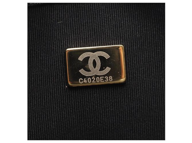 Borsa a tracolla Chanel Matelassé in pelle d'agnello nera Nero - vista 5
