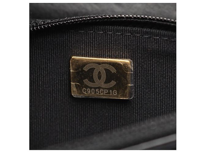 Borsa a tracolla Chanel Boy Matelassé Nero - vista 6
