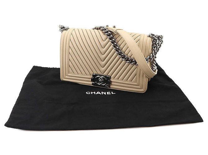 Borsa a tracolla Chanel Boy Chain Beige - vista 2