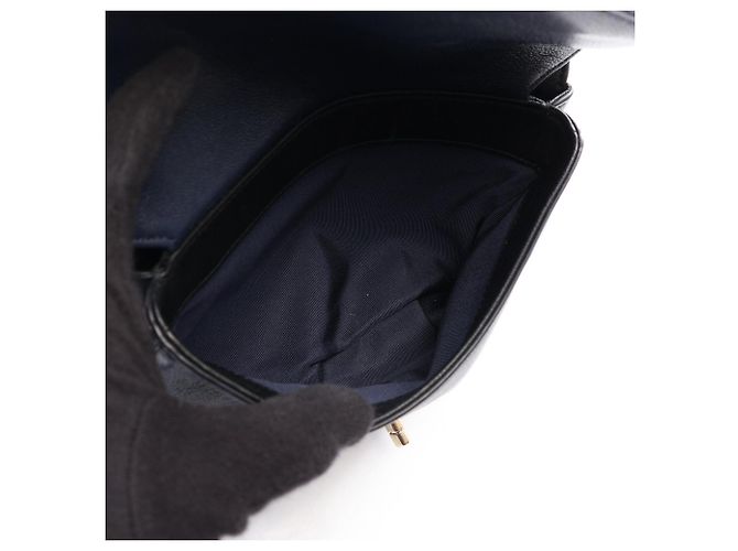 Borsa a spalla Chanel Chevron V-Stitch Nero Blu navy - vista 4