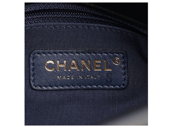 Borsa a spalla Chanel Chevron V-Stitch Nero Blu navy - vista 5
