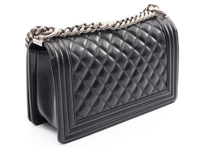 Borsa a tracolla Chanel Boy in pelle di vitello grana nera Nero - vista 2