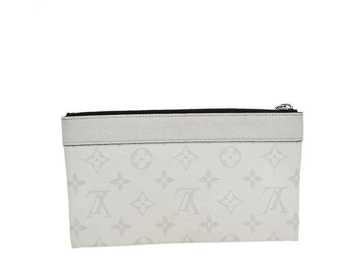 Louis Vuitton Discovery Pochette Monogram Taigarama PM Blanc - vue 2