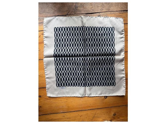 Lenço de seda Hermès Preto Bege - vista 4
