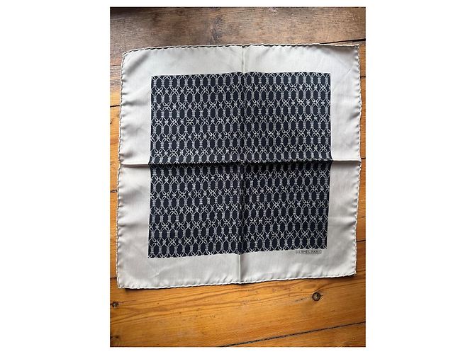 Hermès Silk Scarf Black Beige - view 7