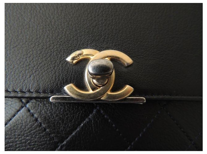 Chanel Clutch XL Couro Matelassê Preto - vista 3