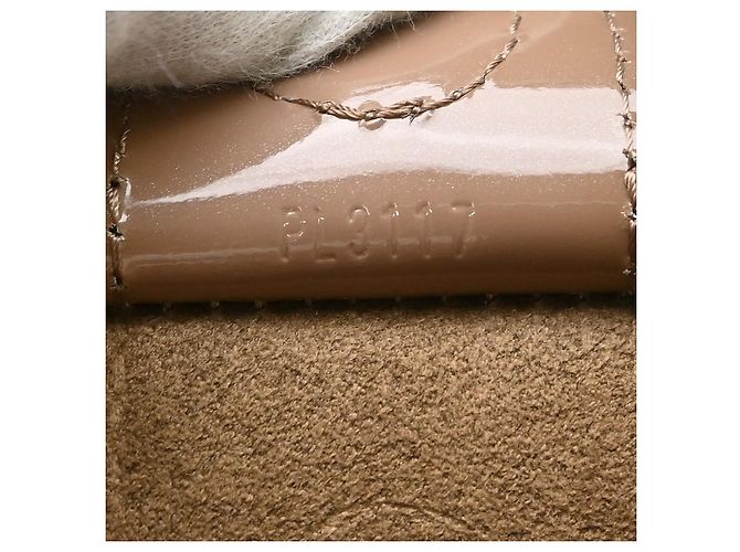 Louis Vuitton Long Beach Monogram Vernis MM Bege - vista 5
