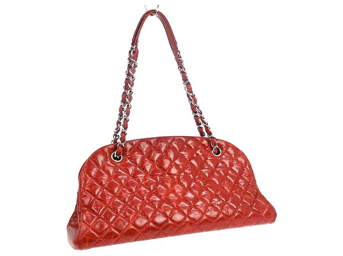 Chanel Just Mademoiselle en cuir de veau matelassé Medium Rouge - vue 2
