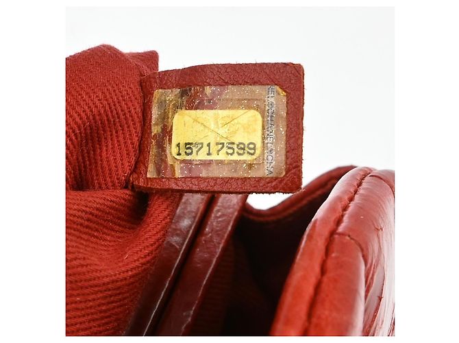Chanel Just Mademoiselle en cuir de veau matelassé Medium Rouge - vue 5