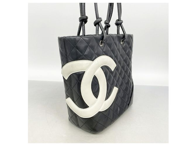 Bolso Tote Chanel Cambon de Piel de Cordero Negro - vista 2