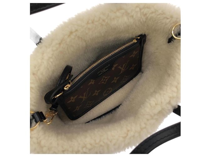 Bolsa Louis Vuitton Monogram Neverfull Inside Out BB Marrom - vista 7